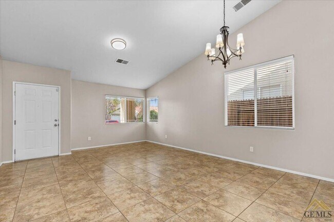 Building Photo - Beautiful House for Rent NW Bakersfield - Coming Soon!