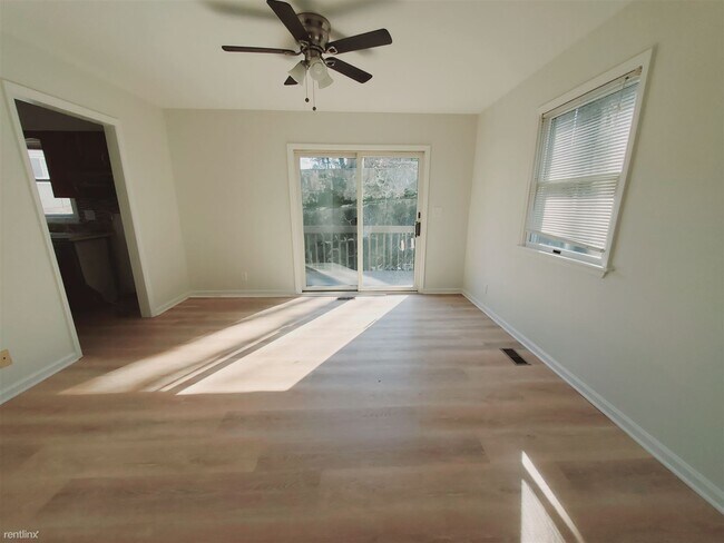 Building Photo - 2 br, 1.5 bath Townhome - 70 Columbus Pl U...