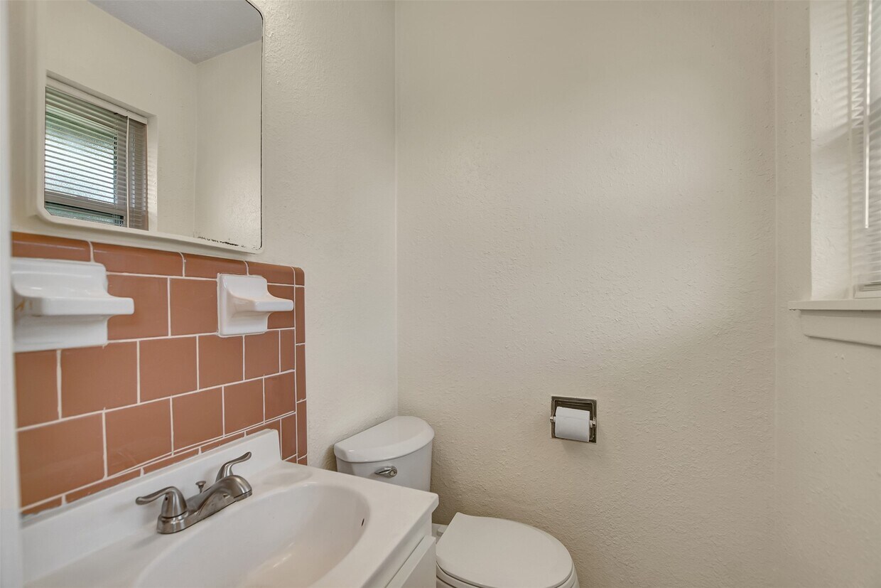 Foto del edificio - 2505 Dewberry Ln