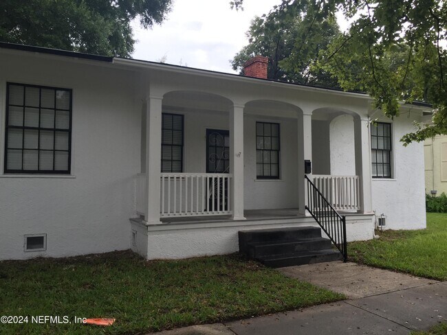Building Photo - 1815 Dewey Pl