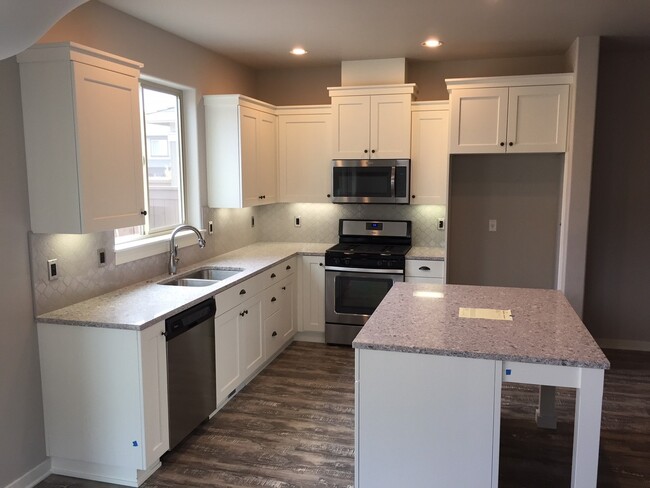 Foto del edificio - 3 Bed/2.5 Bath Townhome in the Deer Crossi...