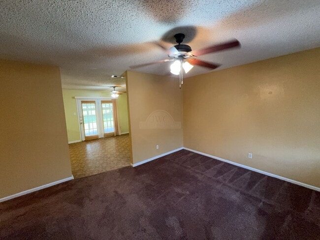 Building Photo - 820 Michelle Dr