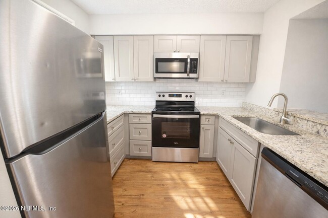 Building Photo - 1357 Kingsley Ave