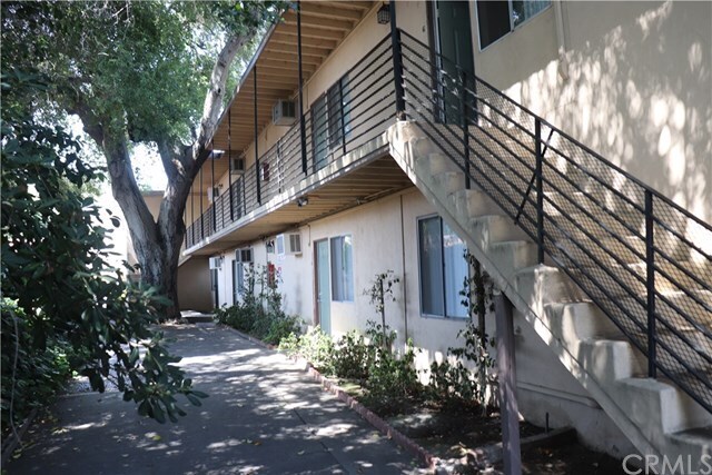 Primary Photo - 731 W Foothill Blvd