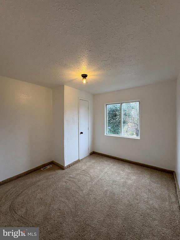 Foto del edificio - 5504 Devon St