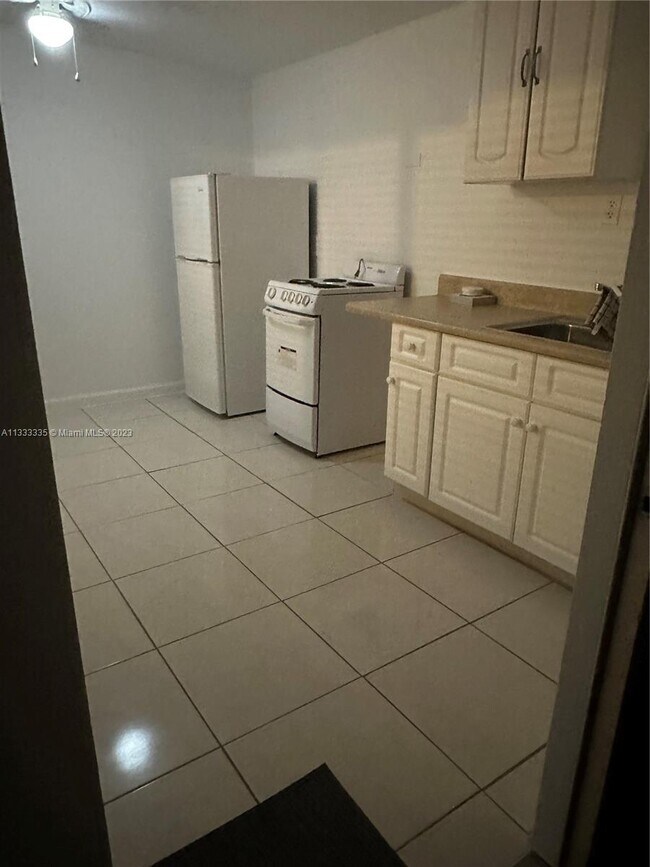 Foto del edificio - 8780 SW 24th Pl