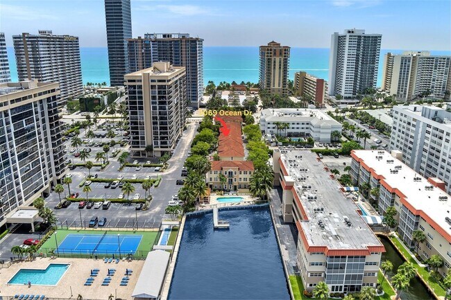 Foto del edificio - 2069 S Ocean Dr