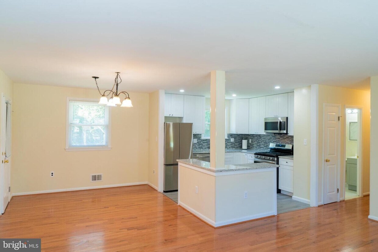 6811 Groveton Dr, Clinton, MD 20735 House Rental in Clinton, MD