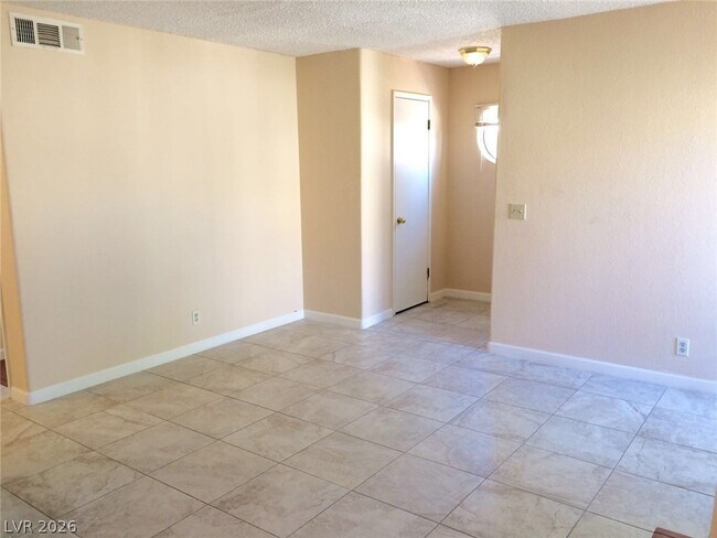 Foto del edificio - 2979 Juniper Hills Blvd