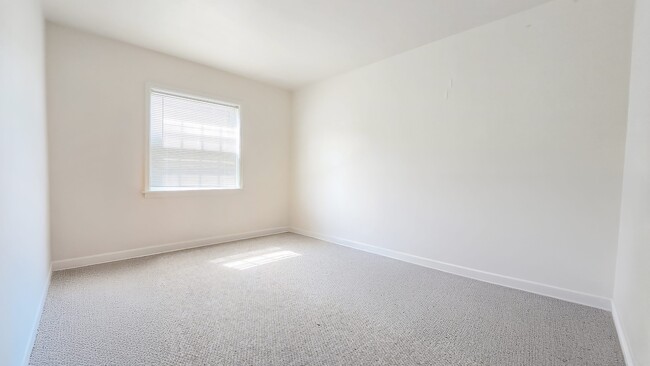 Building Photo - 9203 W Wisconsin Ave