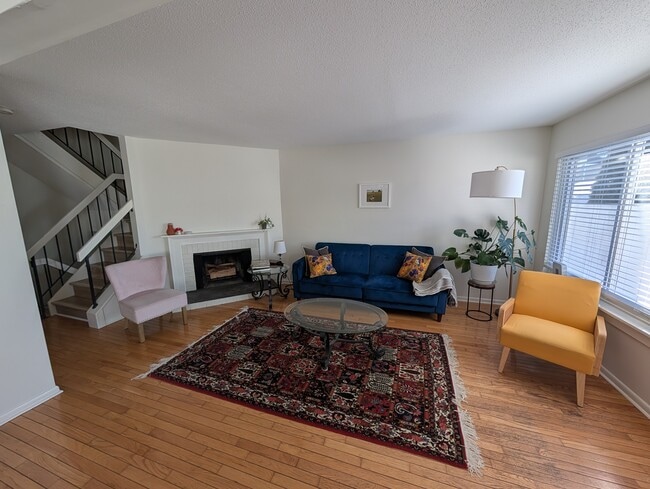 Building Photo - 609 Longfellow Dr