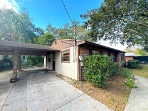 Building Photo - 1502 W Country Club Dr