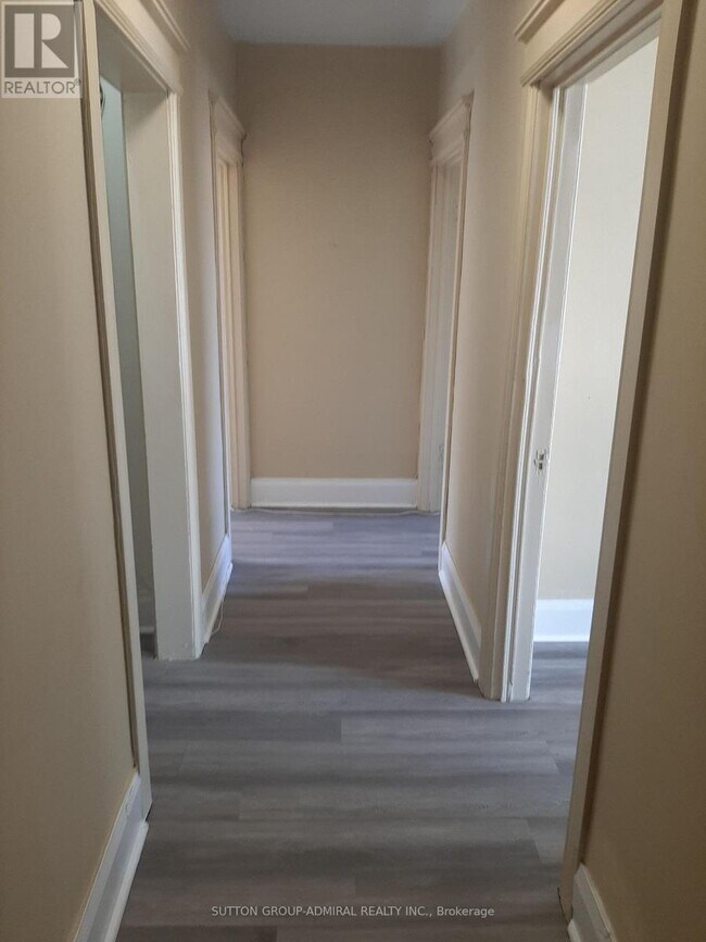 Photo du bâtiment - 1266 Yonge St