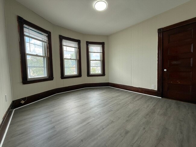 Building Photo - 405 Ferry St