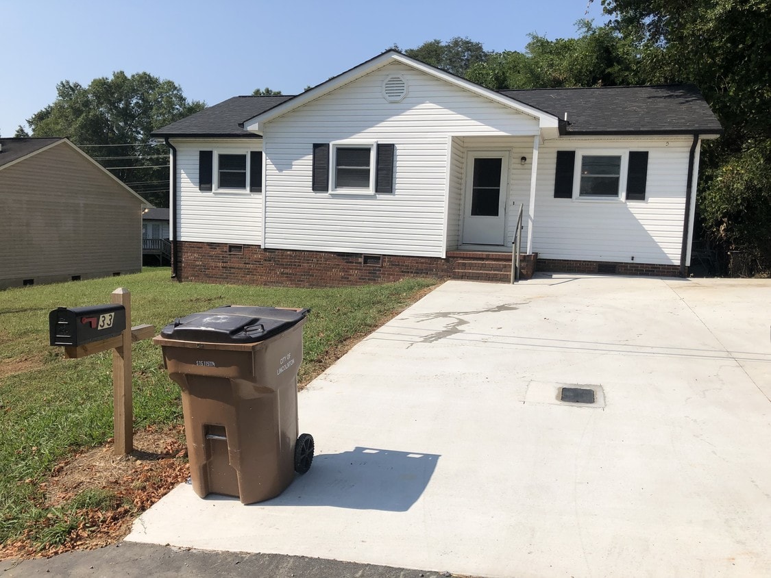 338 D St, Lincolnton, NC 28092 House Rental in Lincolnton, NC