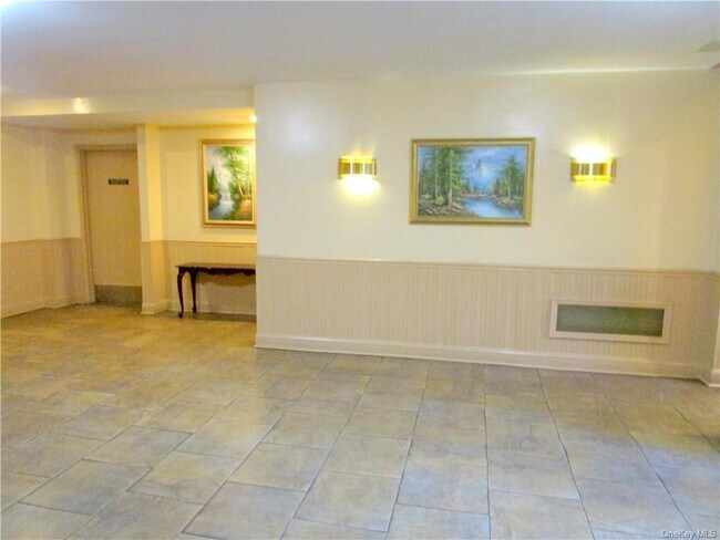 Foto del edificio - 245 Bronx River Rd