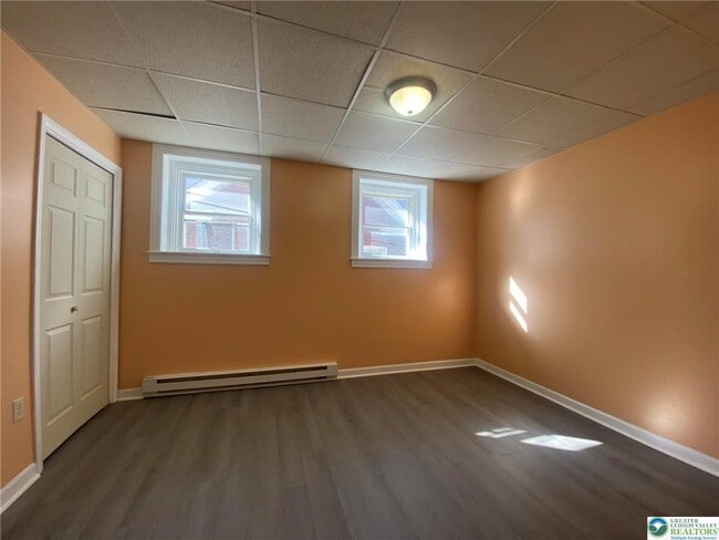 Building Photo - 404-406 Mahoning St