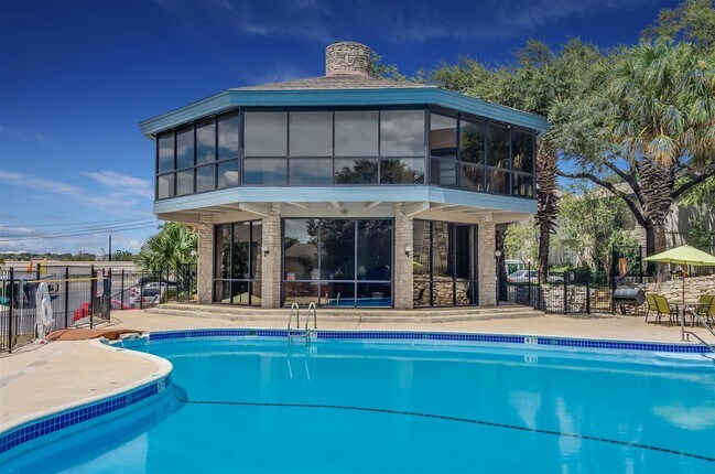 Building Photo - Pearl Park Apartments