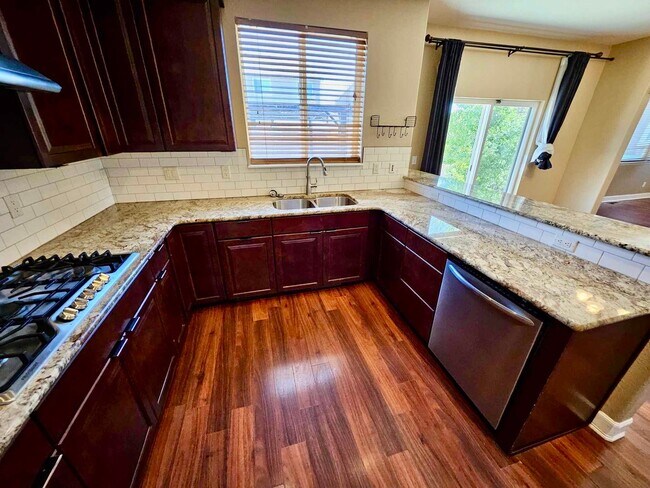 Building Photo - Stunning 4 bedroom home in Claremont Ranch!