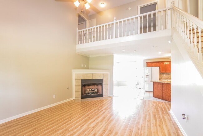 Foto del edificio - 2865 Pinnacle Dr