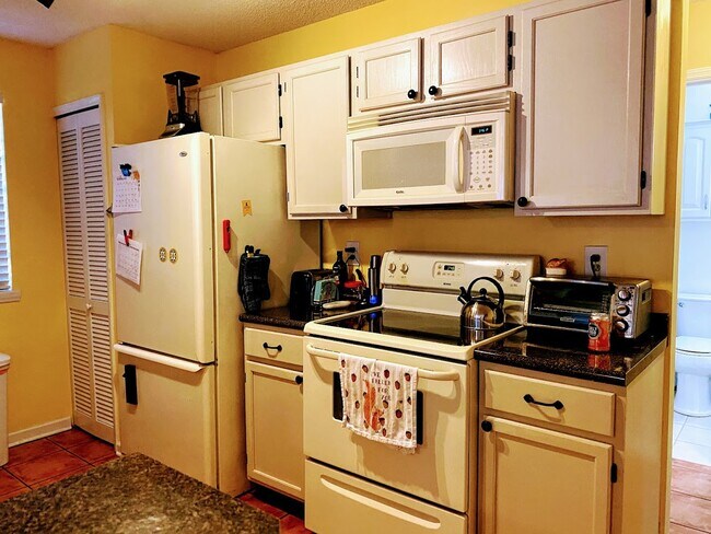 Foto del edificio - 1308 Red Deer Way