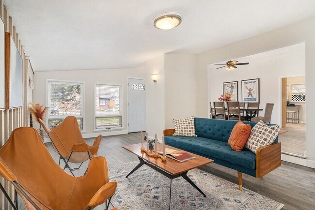 Foto del edificio - 3 Bed ranch minutes from CSU and pet and s...