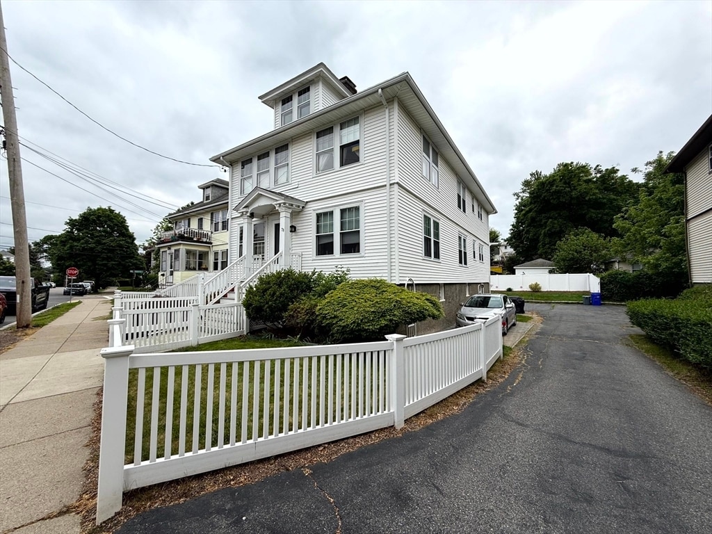 Primary Photo - 78 Hunnewell Ave
