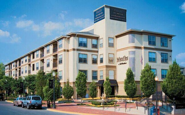 Foto del edificio - 11800 Old Georgetown Rd