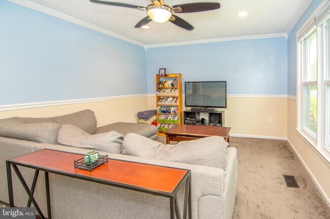 Foto del edificio - 15905 Dusty Ln