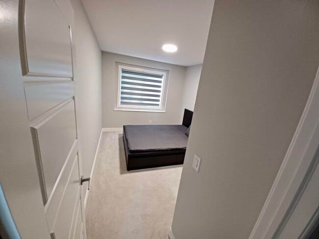 Bedroom - 4137 76 St NW