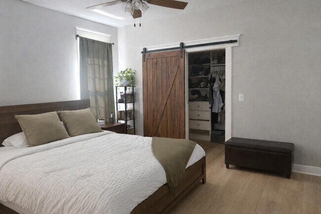 Foto del edificio - 133 Nuit Ln