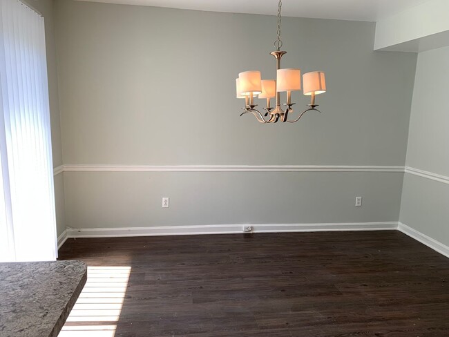 Building Photo - Brentwood North Raleigh~2 bedroom 1.5 bath...