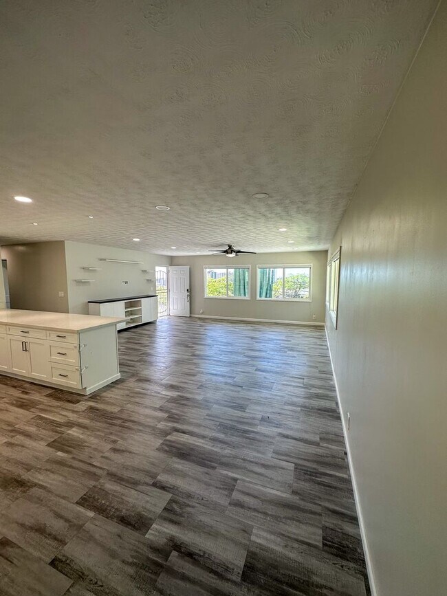 Building Photo - 2168E Maha Pl Honolulu HI. 96819