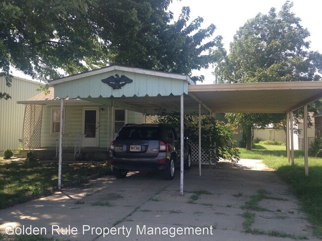 Building Photo - 3 br, 1 bath House - 1527 N Lorraine
