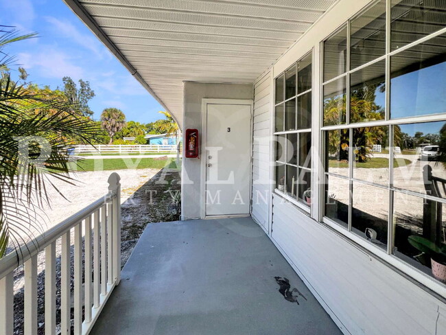 Building Photo - Coastal Comfort Meets Everyday Living — 1BR Home in Bokeelia with 1 Month Free! Apply by Jan. 15th.