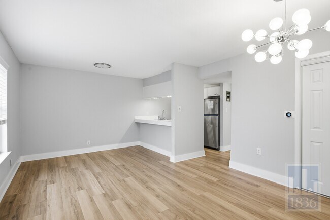 Foto del edificio - 7801 Shoal Creek Blvd