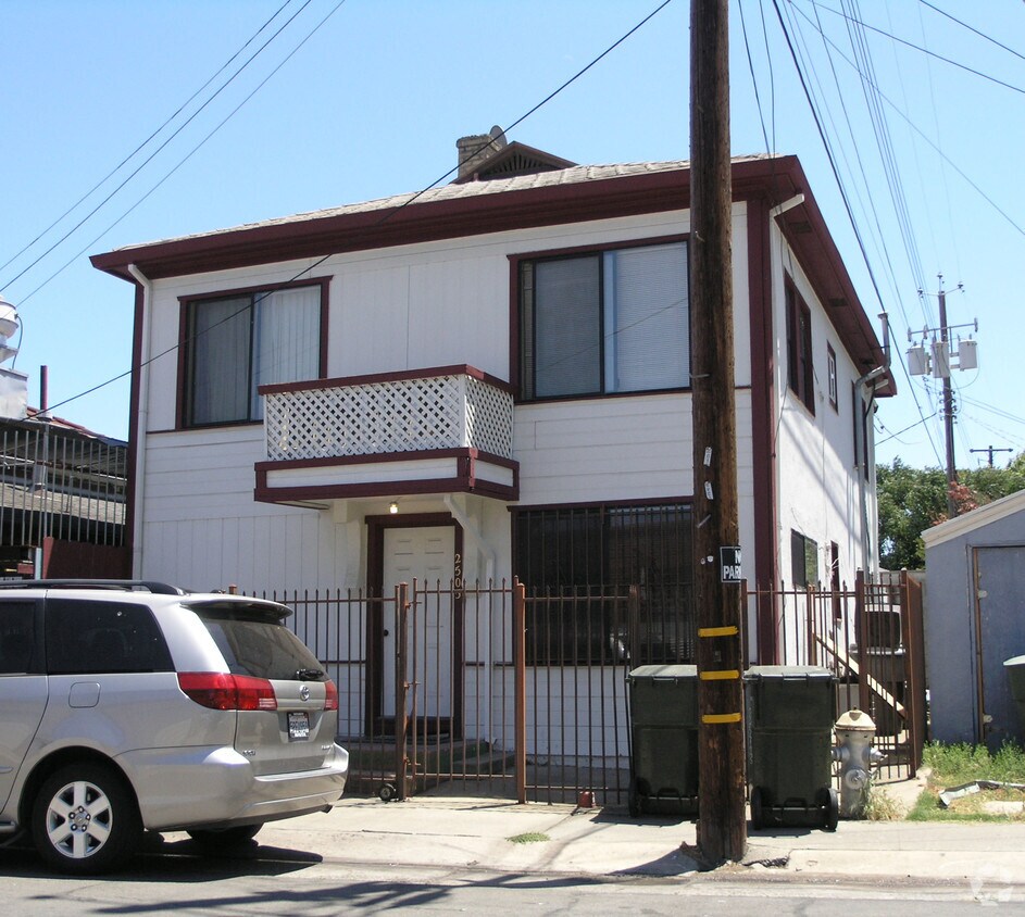 Building Photo - 2505 18th St