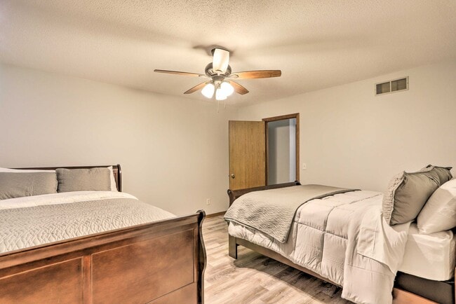 Foto del edificio - 6834 Woodmeadow Dr