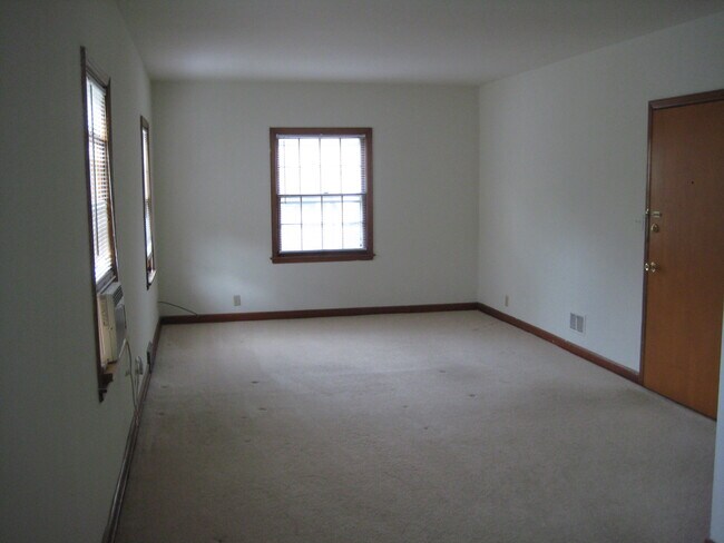 Building Photo - 2932 Drew Ave S