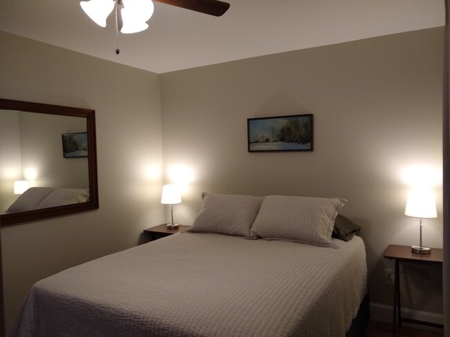 Building Photo - 278 Maine St