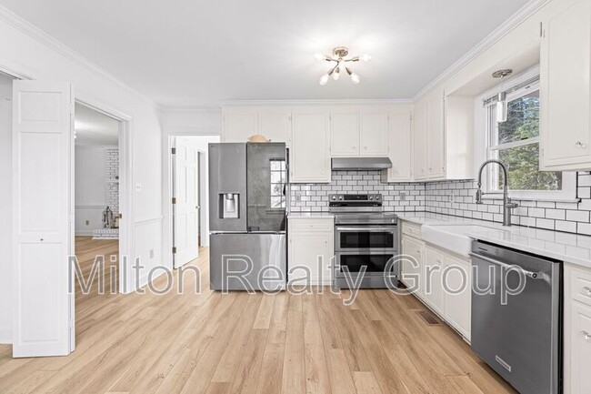 Building Photo - 7709 Highlandview Cir