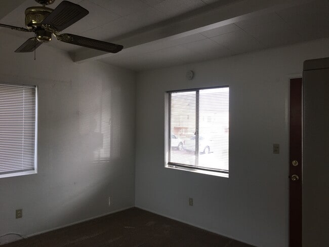 Living room - 7613 Pacific Ave