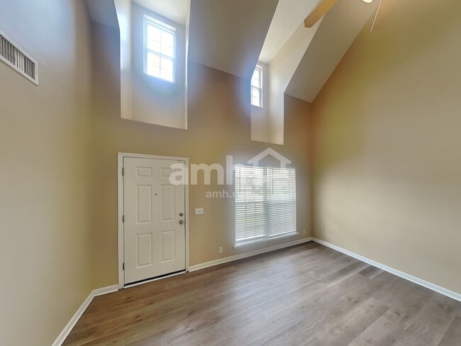 Building Photo - 8824 Cressent Glen Ct