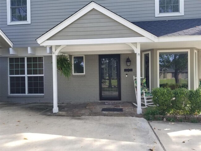 Building Photo - 603 Tanglewood Dr