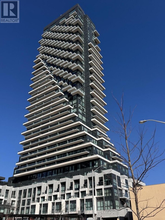 Building Photo - 30 Inn On The Pk Dr