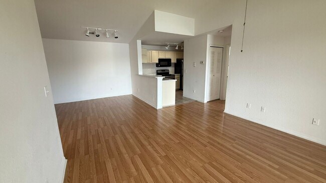 Foto del edificio - 8825 Latrec Ave
