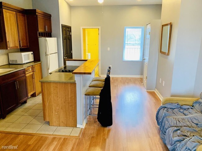 Foto del edificio - 1 br, 1 bath Apartment - 222 S Broadway