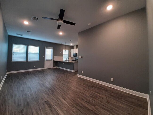 Building Photo - 5439 Camaguey St