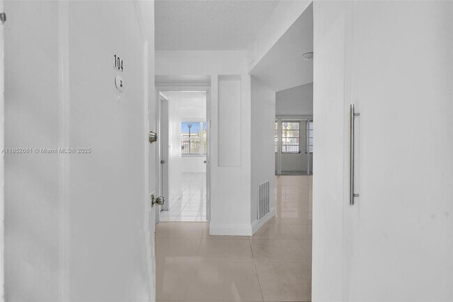 Foto del edificio - 1398 NE 191st St
