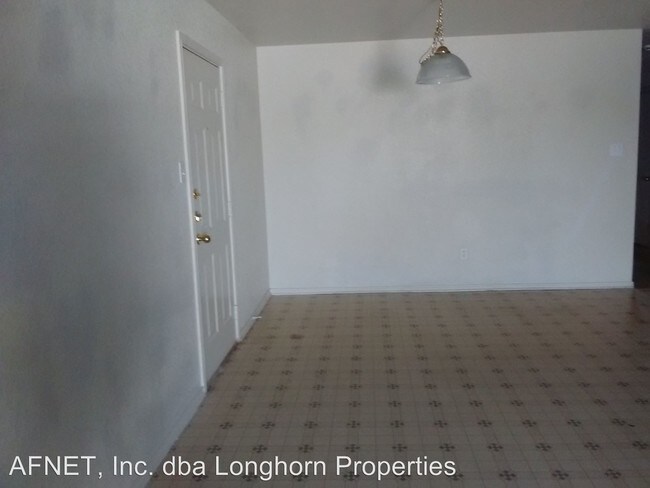 Building Photo - 2704 Lucille Dr